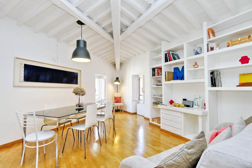 Romeloft Coronari Charming Apartment ภายนอก รูปภาพ