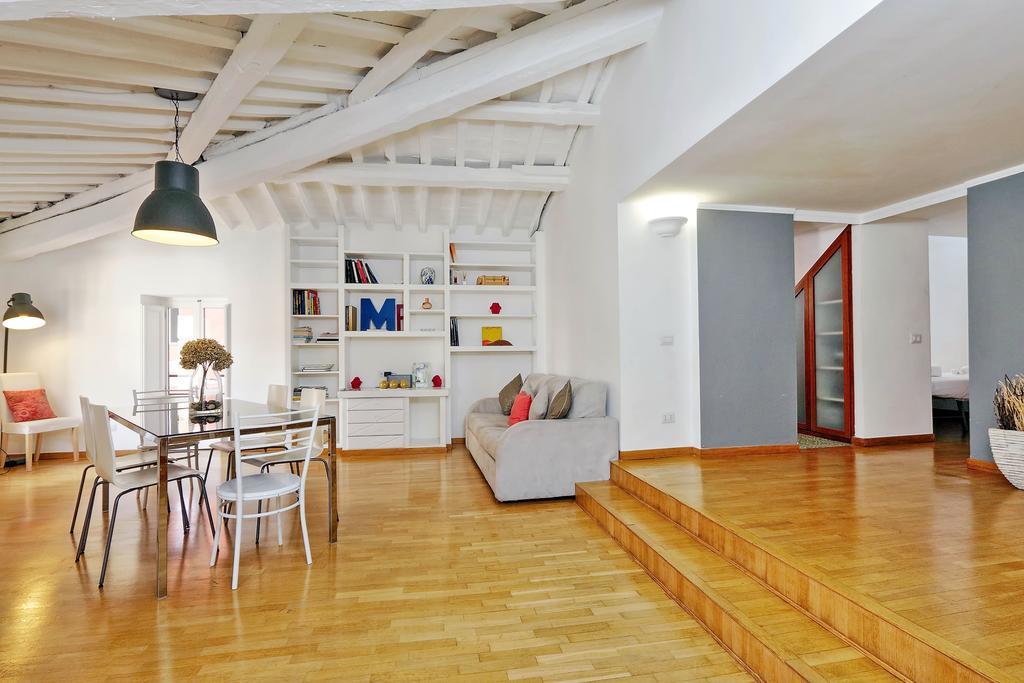 Romeloft Coronari Charming Apartment ภายนอก รูปภาพ