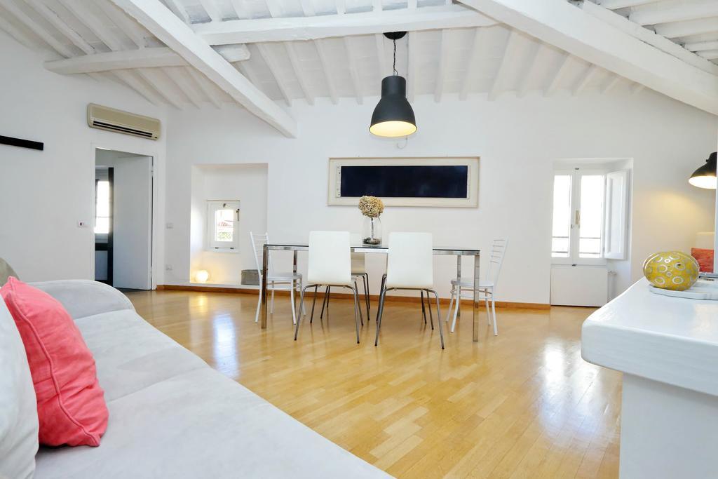 Romeloft Coronari Charming Apartment ภายนอก รูปภาพ
